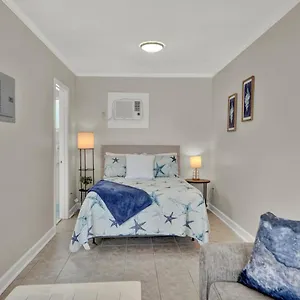  Apartment Sf Unit 2 - Swim, Surf, Relax:) Renovated Studio Steps 2 Beach
